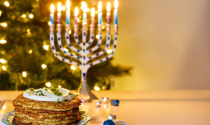 'Chrismukkah' celebration combines foods of Christmas and Hanukkah