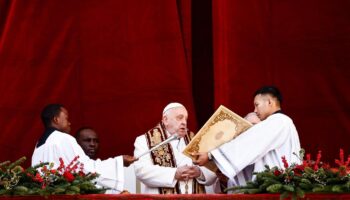 Weihnachtssegen: Papst fordert Menschen zu Frieden auf