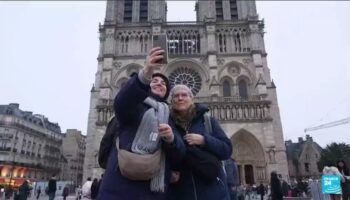 Notre-Dame de Paris célèbre Noël pour la première fois depuis l'incendie