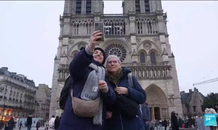 Notre-Dame de Paris célèbre Noël pour la première fois depuis l'incendie