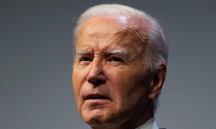 Joe Biden en déclin politique (et physique) à un mois de quitter la Maison Blanche pour laisser la place à Trump