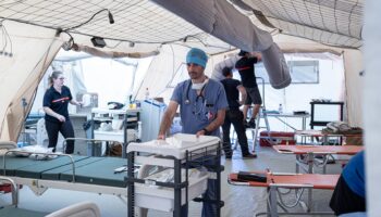 Mayotte : après le cyclone Chido, l’hôpital de campagne à Mamoudzou tourne déjà à plein régime