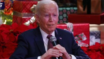 Liveblog zur US-Wahl 2024: Biden ruft an Weihnachten auf, Trump verspottet Obama