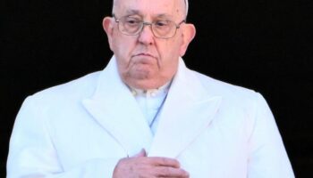 Le pape exhorte à « faire taire les armes » pour Noël, assombri par les guerres