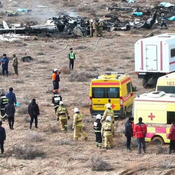 Viele Menschen haben überlebt: Ermittlungen nach Absturz des Passagierjets in Kasachstan