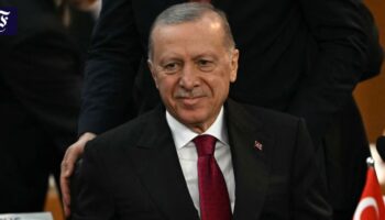 Liveblog zu Nahost: Erdoğan fordert syrische Kurden zur Niederlegung der Waffen auf