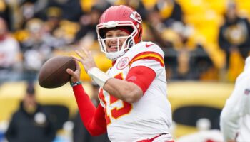 Patrick Mahomes dominant as Kansas City Chiefs cruise past Pittsburgh Steelers