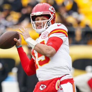 Patrick Mahomes dominant as Kansas City Chiefs cruise past Pittsburgh Steelers