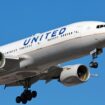 Body found in wheel well of United Airlines Christmas Eve flight from Chicago to Maui