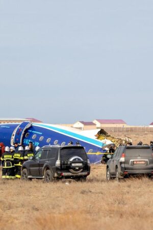 Azerbaijan Airlines : Trauertag in Aserbaidschan nach Absturz von Passagierflugzeug