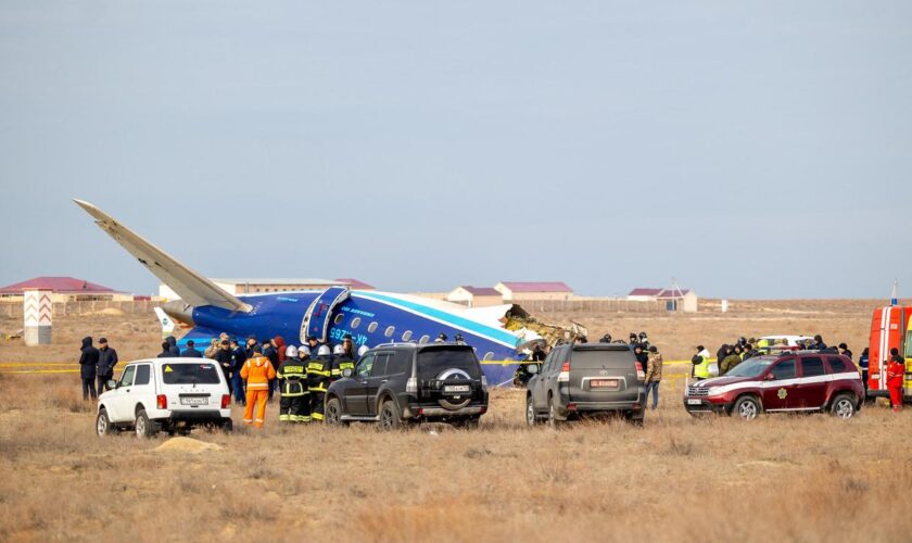 Azerbaijan Airlines : Trauertag in Aserbaidschan nach Absturz von Passagierflugzeug