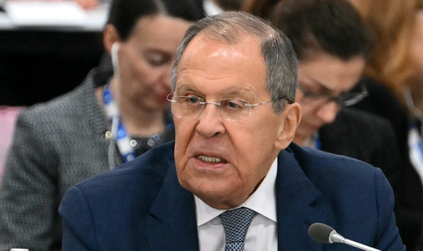 Le ministre russe des affaires étrangères, Sergei Lavrov accuse l'administration du président américain Joe Biden d'avoir aggravé le conflit en Ukraine