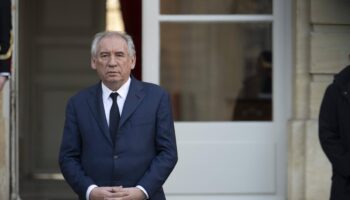 Bayrou en déplacement à Mayotte dimanche et lundi, avec Borne et Valls