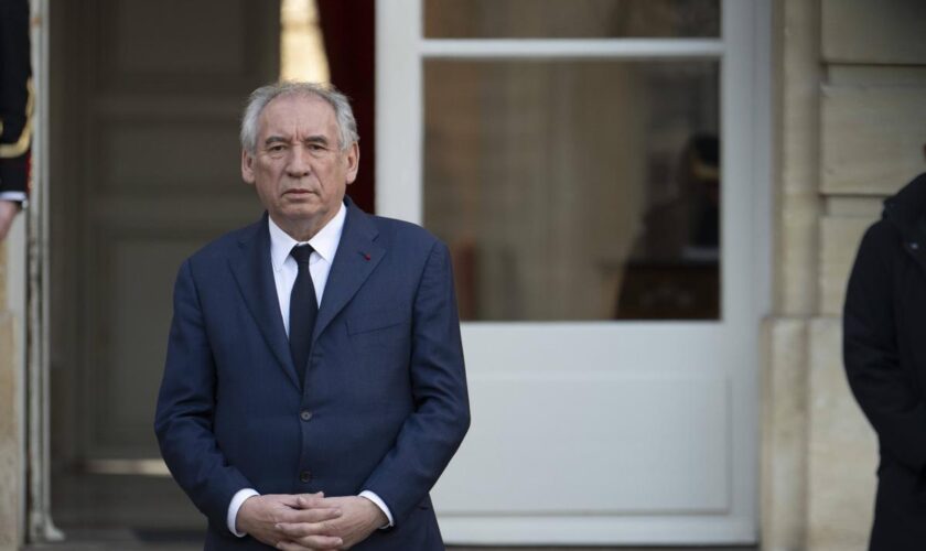 Bayrou en déplacement à Mayotte dimanche et lundi, avec Borne et Valls