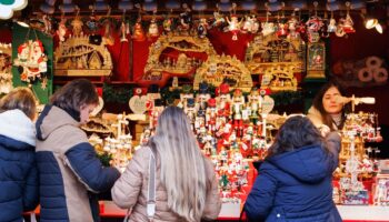 Saarbrücken ist mit dem Anklang des diesjährigen Christkindlmarktes zufrieden. (Symbolbild) Foto: Lando Hass/dpa