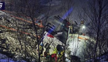 Von der Straße abgekommen: Tote und Verletzte bei Busunglück in Norwegen