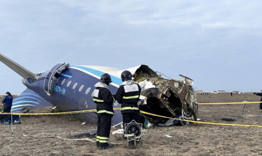 Bayrou à Mayotte dimanche, origine du crash au Kazakhstan, panne d’un câble sous-marin en Baltique… L’actu de ce jeudi 26 décembre