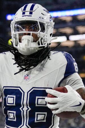 Cowboys shut down star CeeDee Lamb for rest of season due to shoulder injury