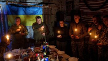 Angriffe an Weihnachten: Wie ukrainische Soldaten ihr Weihnachtsfest an der Front verbringen