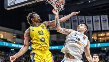 David McCormack (l.) war gegen Real Madrid bester Werfer für Alba Berlin. Foto: Andreas Gora/dpa