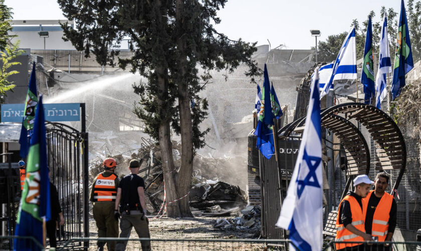 L’aéroport de Tel-Aviv visé par des missiles, attaque au couteau en Israël, bombardement à la frontière syro-libanaise… L’actu du conflit au Proche-Orient ce 27 décembre