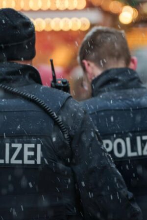 Brandenburg: Polizei nimmt Jugendlichen wegen möglicher Anschlagspläne in Gewahrsam