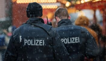 Brandenburg: Polizei nimmt Jugendlichen wegen möglicher Anschlagspläne in Gewahrsam