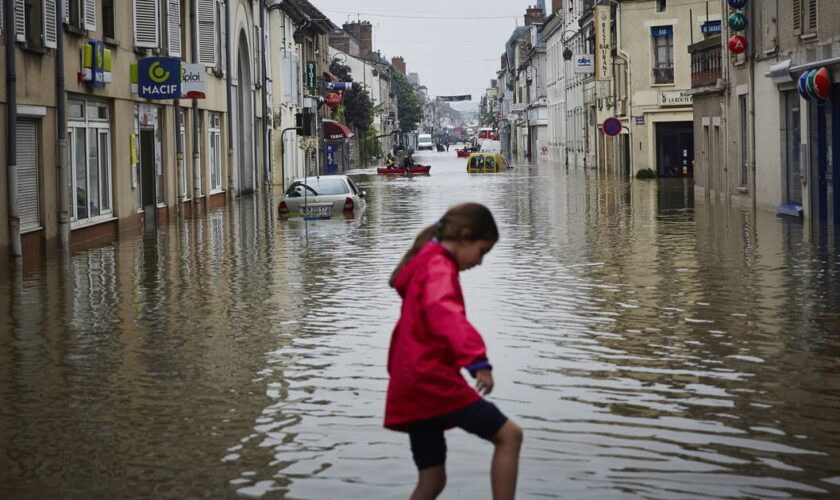 Catastrophes climatiques : au lieu de lutter en amont contre le dérèglement, nous écopons en aval