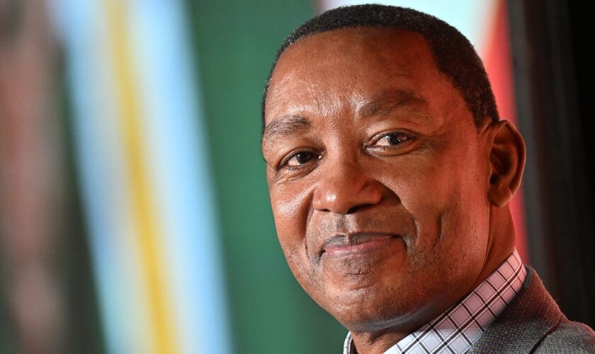 NBA legend Isiah Thomas thankful for 'prayers and the love' amid private battle with Bell's palsy