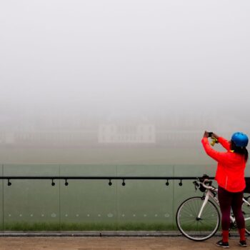 More fog to come after flights disrupted across UK