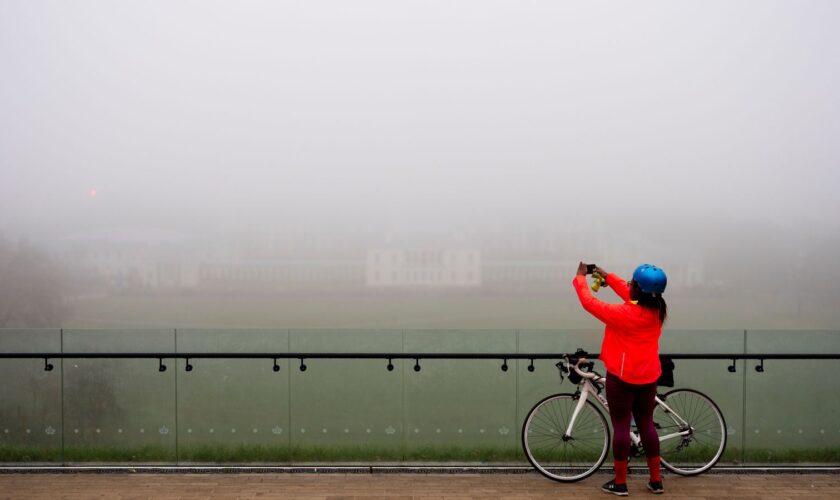 More fog to come after flights disrupted across UK