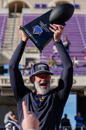 Navy denies Oklahoma victory in Armed Forces Bowl after stopping late 2-point conversion