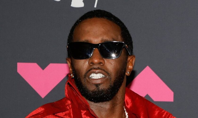 Die Haft setzt Sean "Diddy" Combs offenbar schwer zu. Laut Medienberichten soll er einen Zusammbruch im Knast erlitten haben.