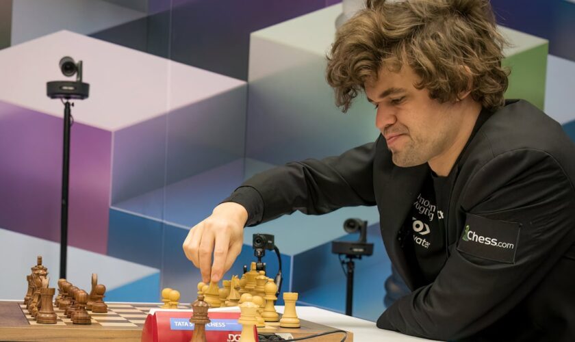 Le numéro un mondial d'échecs disqualifié du Championnat du Monde rapide et blitz pour port de jean