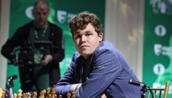 Schnellschach-WM in New York: Magnus Carlsen bricht Schach-WM wegen Kleiderordnungsverstoß ab