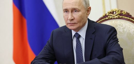 Flugzeugabsturz in Kasachstan: Wladimir Putin entschuldigt sich, von Abschuss spricht er nicht