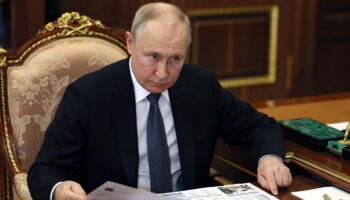 Vladimir Poutine a confirmé à l’Azerbaïdjan que les défenses aériennes russes étaient en action lors du crash