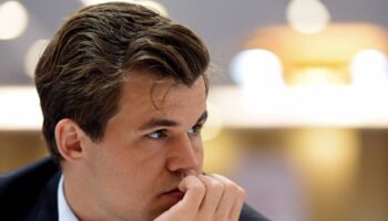 Magnus Carlsen quits chess tournament after being told to change his jeans