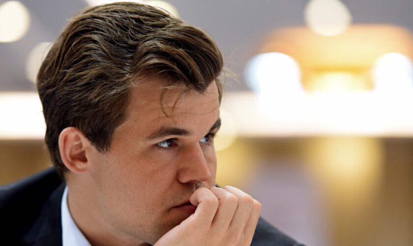 Magnus Carlsen quits chess tournament after being told to change his jeans