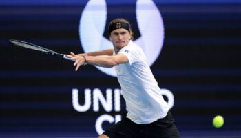 Alexander Zverev gewinnt sein erstes Saisonmatch und sorgt für die Entscheidung im Duell gegen Brasilien Foto: Richard Wainwrigh