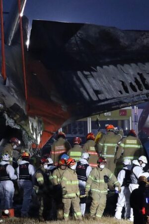 Südkorea: Flugzeug mit 181 Passagieren an Bord in Südkorea verunglückt