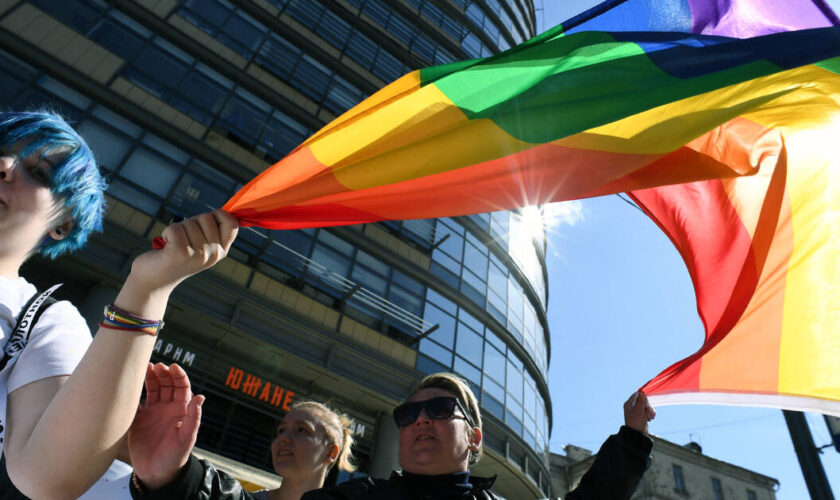 En Russie, un organisateur de voyages LGBT retrouvé mort en prison