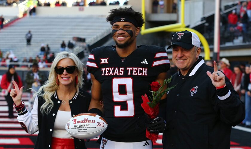 Texas Tech defensive back accuses Arkansas lineman of 'dirty' play during bowl game