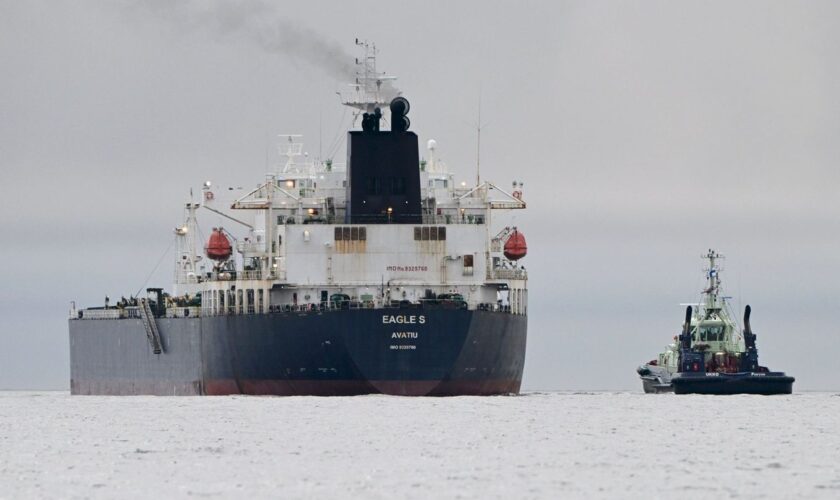 Kabelschaden in der Ostsee: Finnische Ermittler: Kilometerlange Spur am Meeresboden