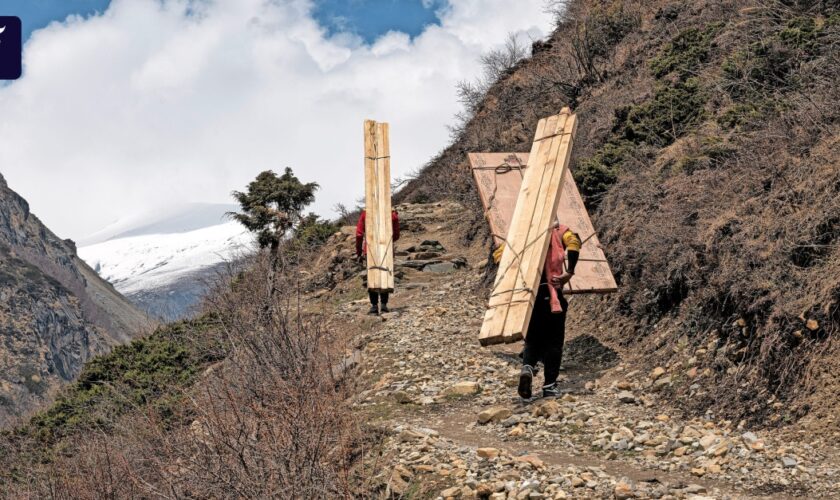 In Nepal gibt es immer weniger Träger – doch viele sind auf sie angewiesen