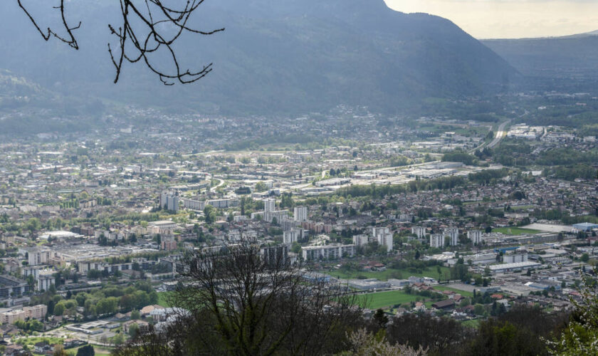 Alerte en Haute-Savoie : sous le brouillard depuis une semaine, la vallée de l’Arve placée en vigilance rouge aux particules fines