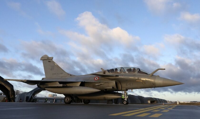 Un Rafale prêt à s'envoler à la base de l'Otan de Siauliai, en Lituanie, le 17 décembre 2024