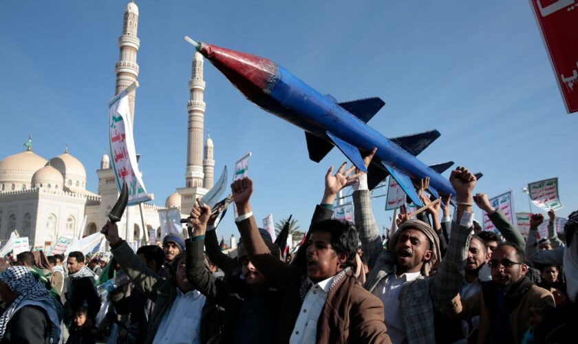 Erneut feuern die Huthi im Jemen eine Rakete auf Israel ab. (Archivbild) Foto: Osamah Abdulrahman/AP/dpa