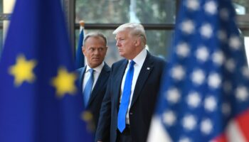 Le président du Conseil européen Donald Tusk (d) et le président américain Donald Trump (g) à Bruxelles le 25 mai 2017