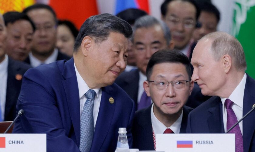 Xi kündigt in Neujahrsbotschaft an Putin Einsatz für „Weltfrieden“ an